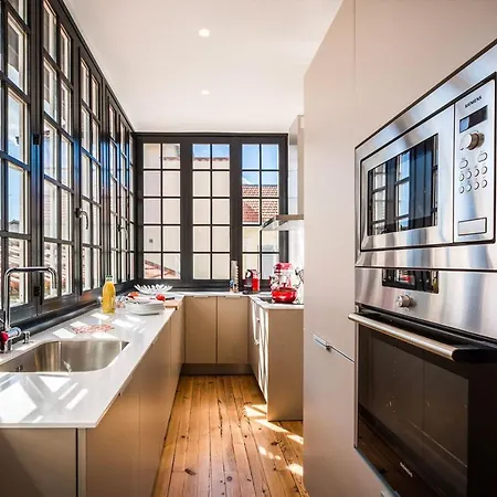 Vintage 3-bed Apartment, Center With Parking Appartement Biarritz
