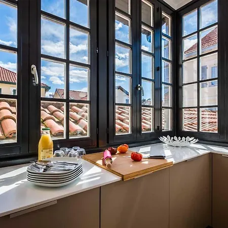 Vintage 3-bed Apartment, Center With Parking * Biarritz