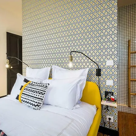 Appartement Vintage 3-bed Apartment, Center With Parking